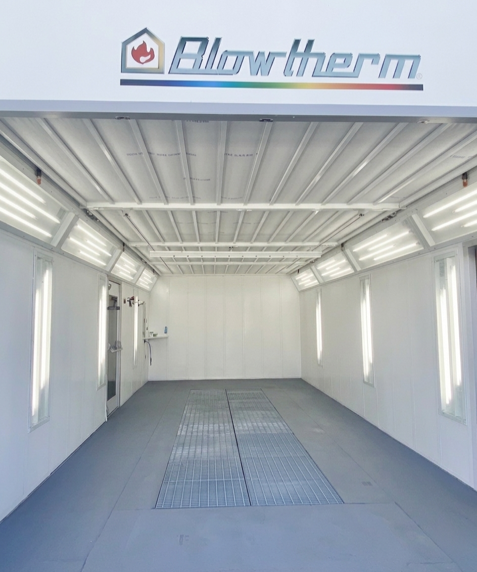 Blowtherm downdraft spray booth interior